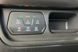 punainen Volkswagen ID. Buzz 2026 kuva 20.