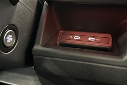 punainen Volkswagen ID. Buzz 2026 kuva 30.