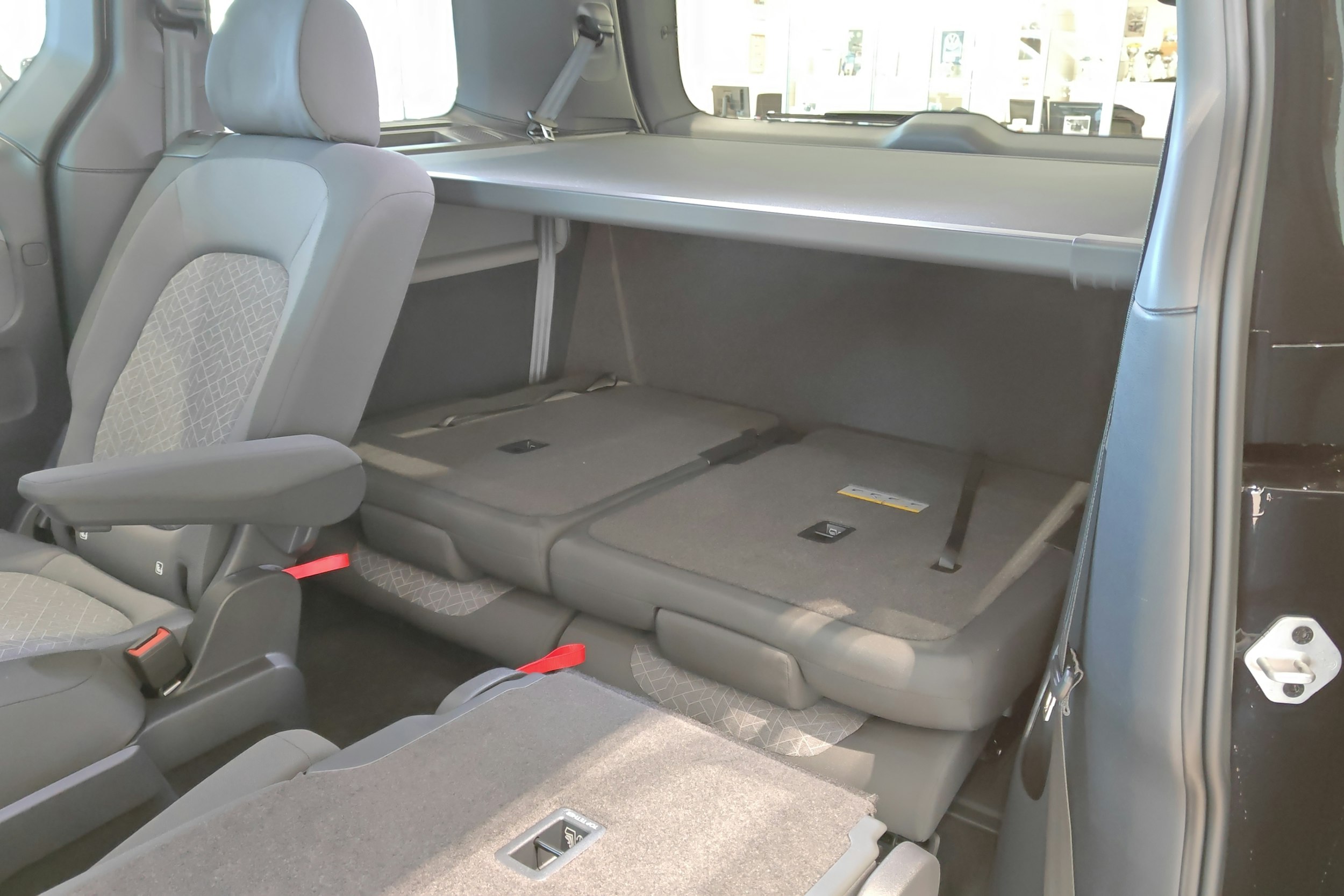 musta Volkswagen ID. Buzz 2026 kuva 13.