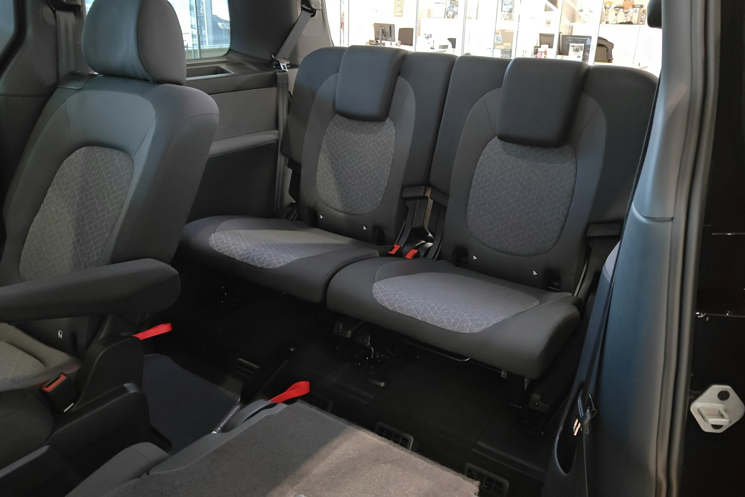 musta Volkswagen ID. Buzz 2026 kuva 16.