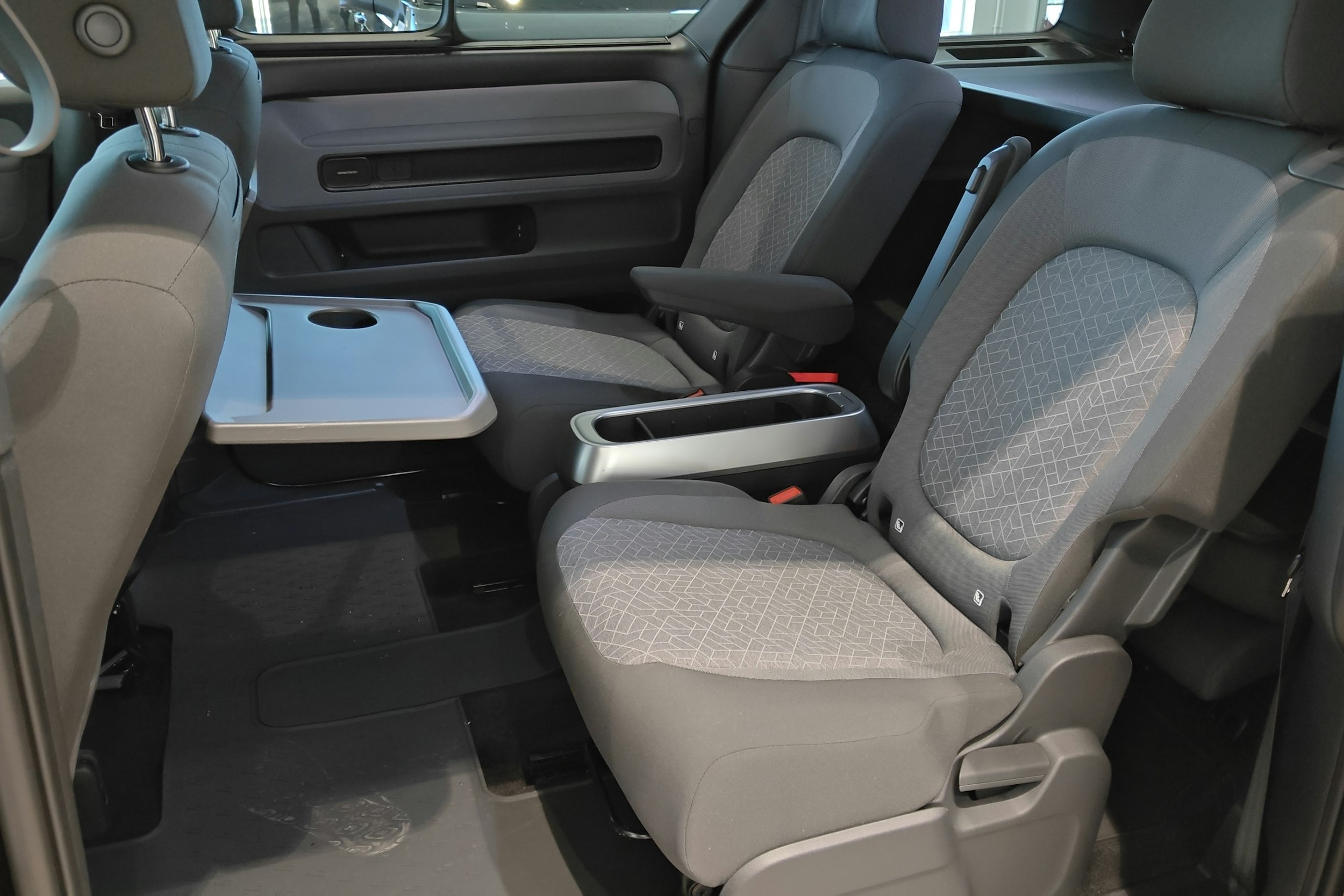 musta Volkswagen ID. Buzz 2026 kuva 31.