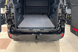 met. musta Volkswagen ID. Buzz 2026 kuva 13.