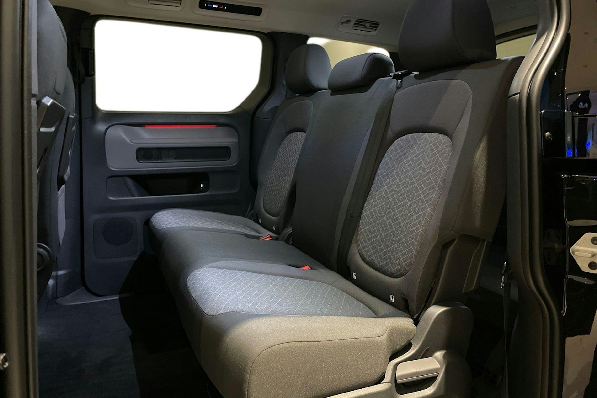 musta Volkswagen ID. Buzz 2026 kuva 11.