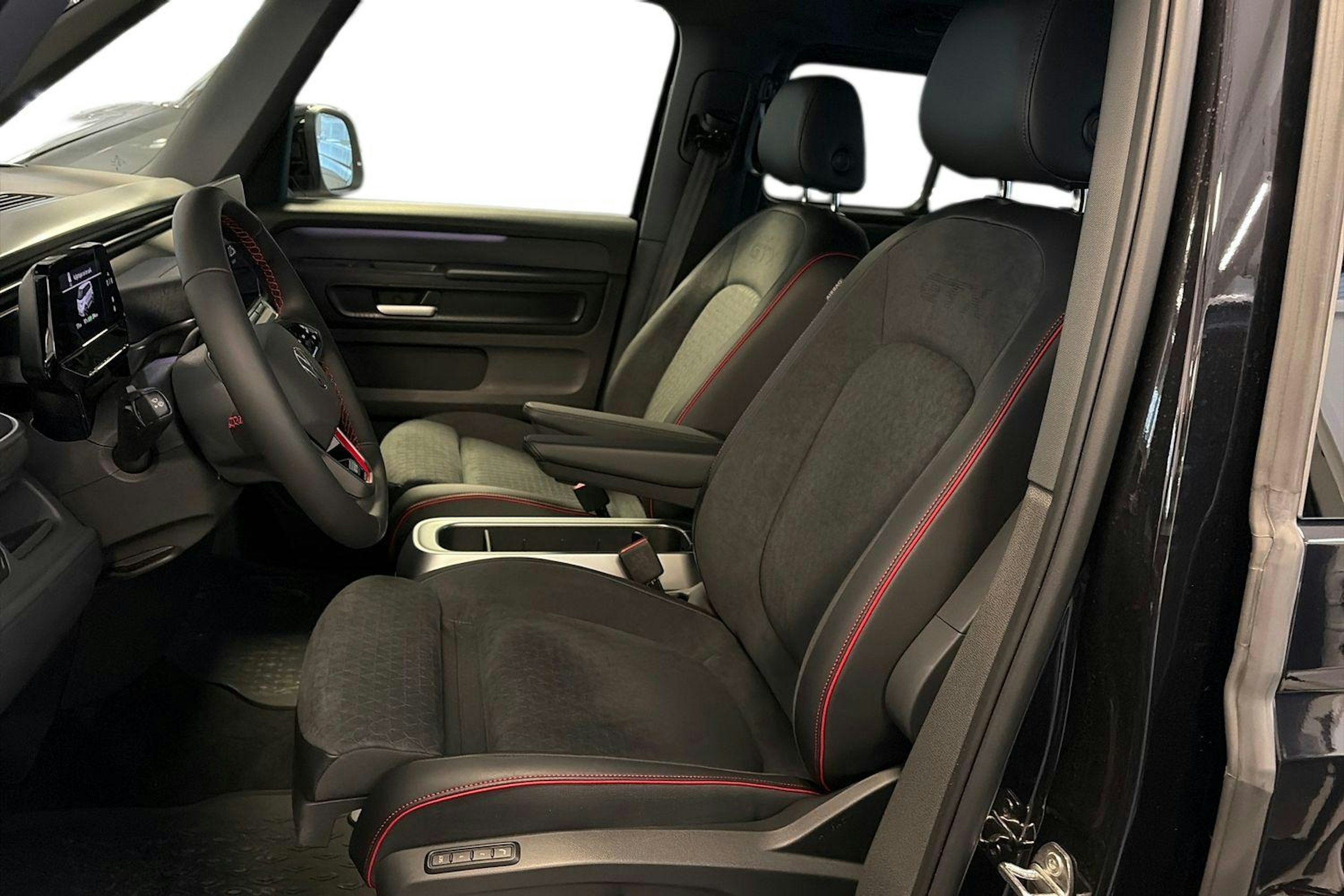 musta Volkswagen ID. Buzz 2026 kuva 11.