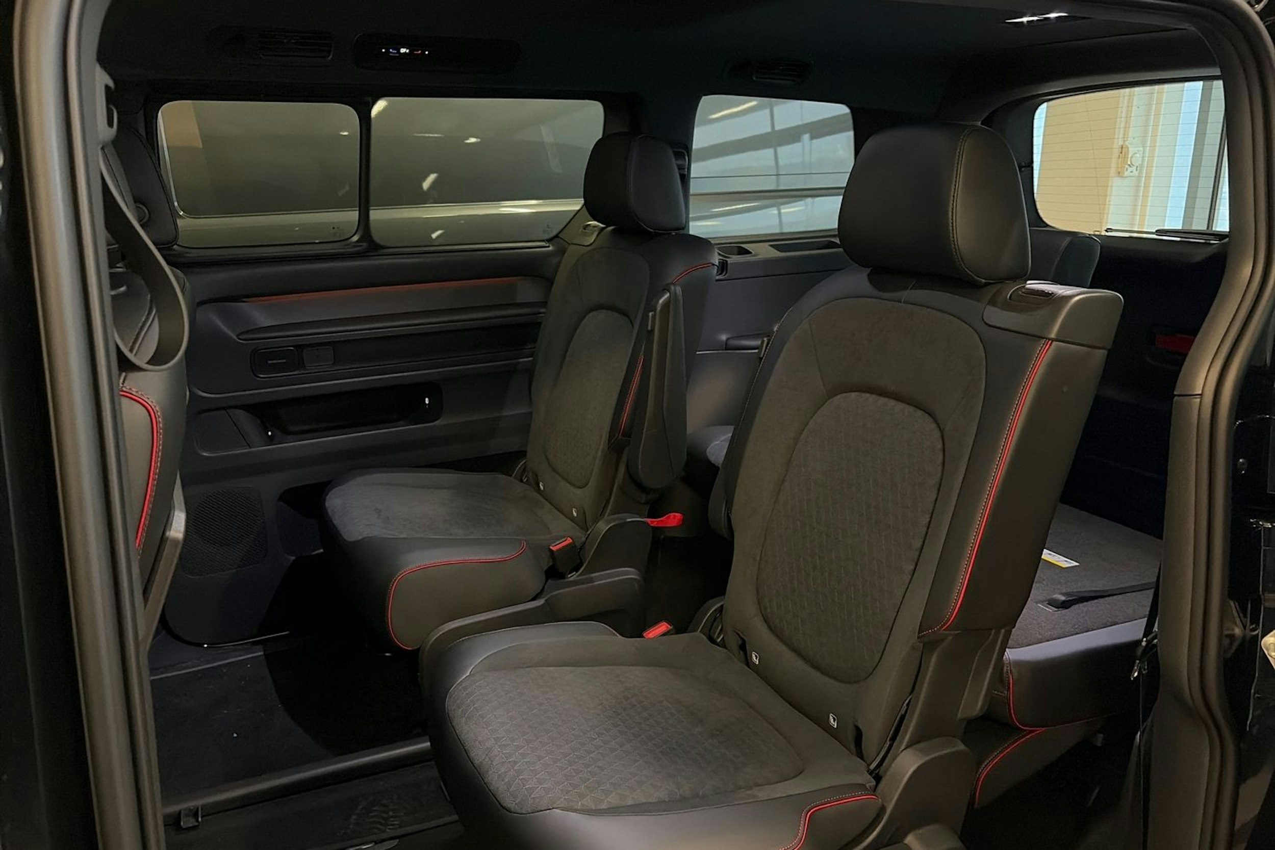 musta Volkswagen ID. Buzz 2026 kuva 13.