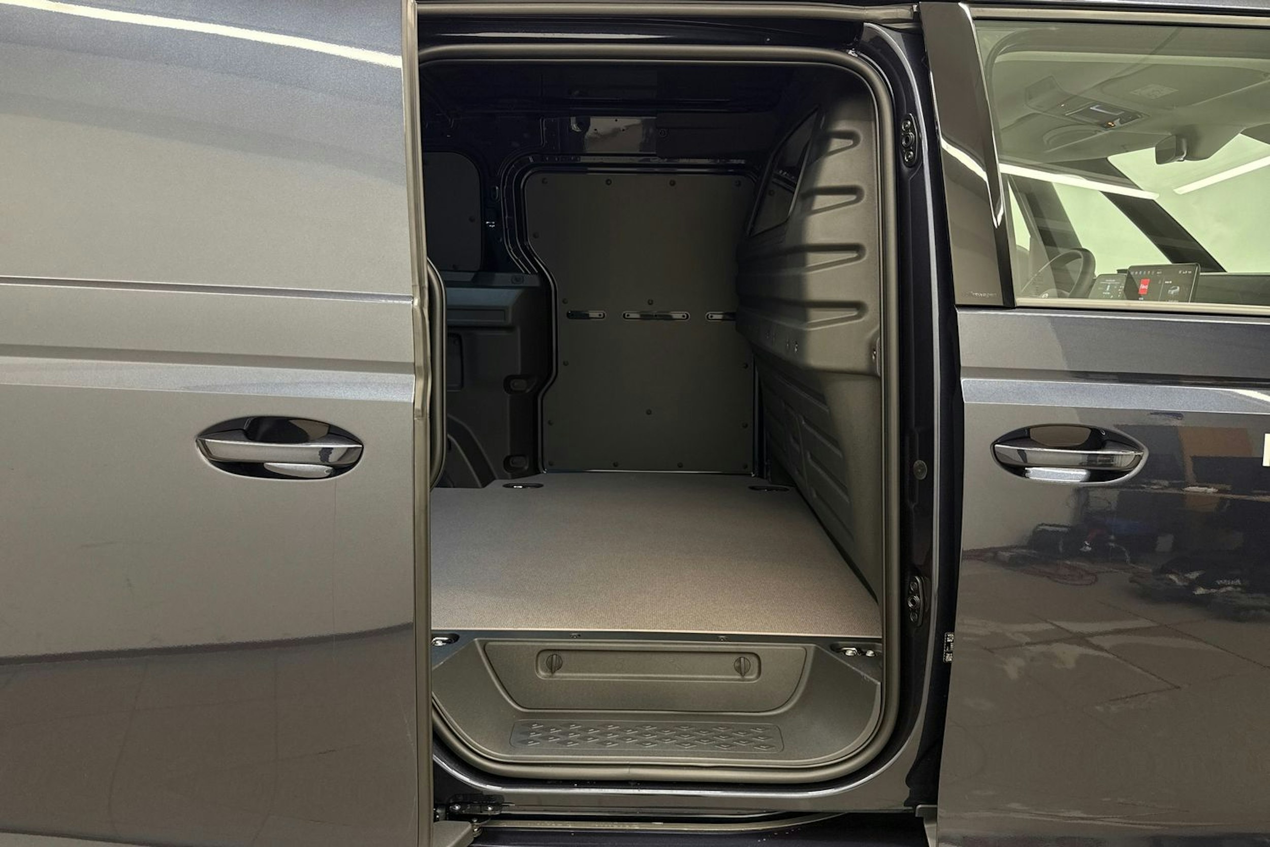 met. sininen Volkswagen ID. Buzz 2026 kuva 8.