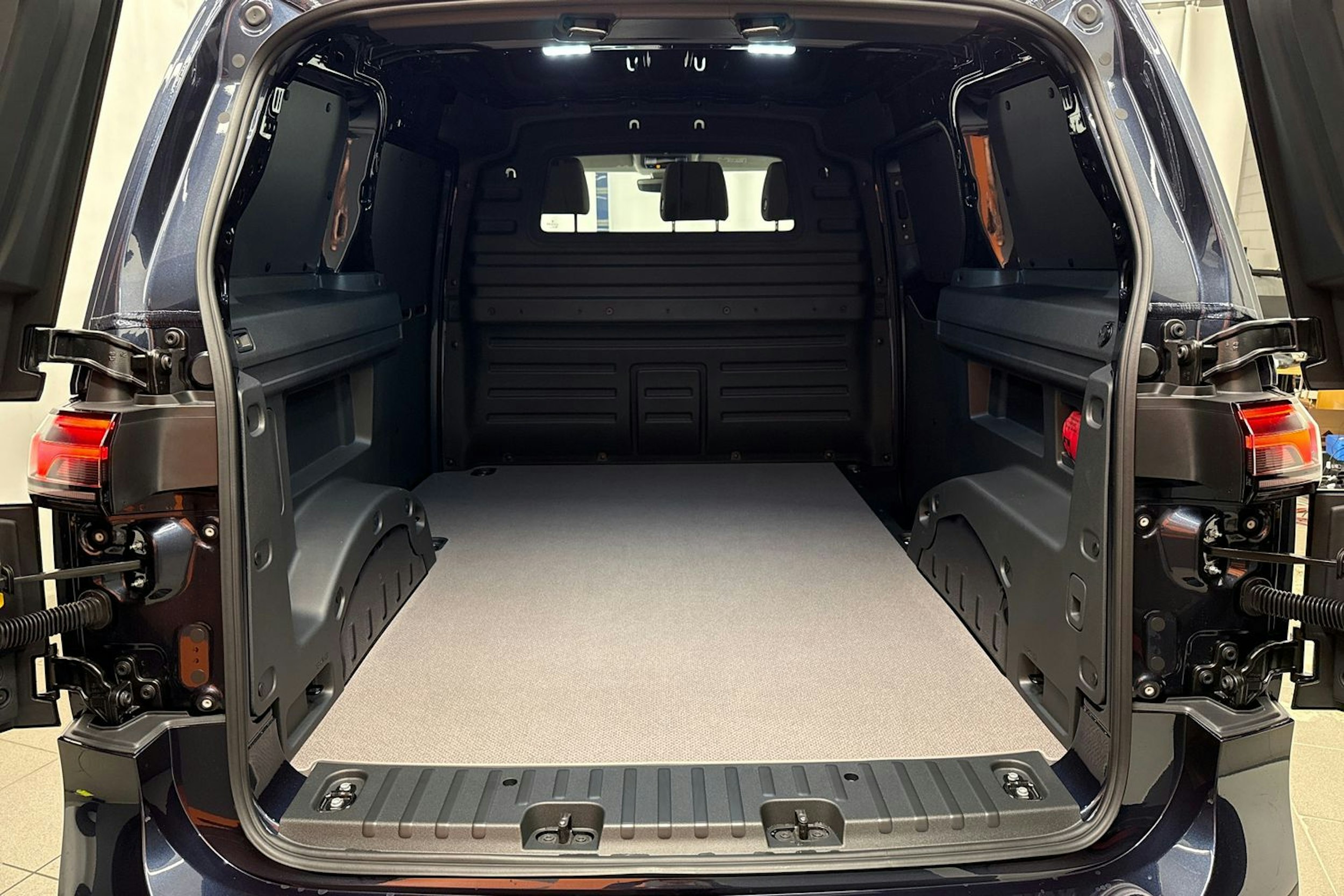 met. sininen Volkswagen ID. Buzz 2026 kuva 9.