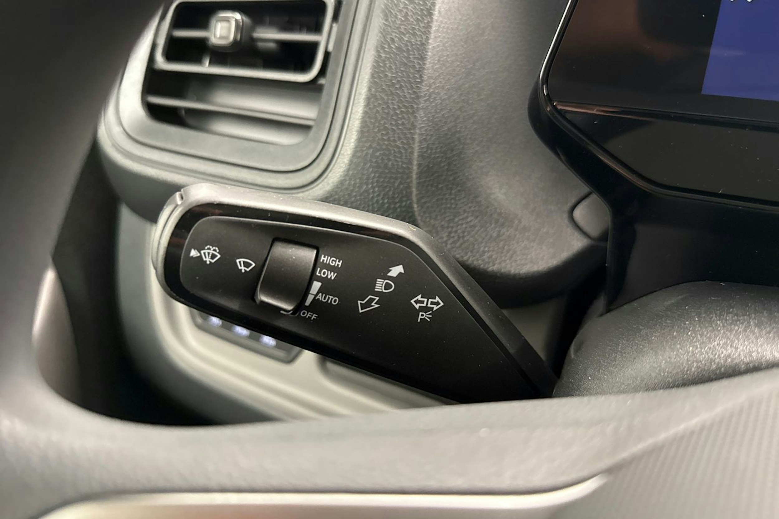 met. sininen Volkswagen ID. Buzz 2026 kuva 17.