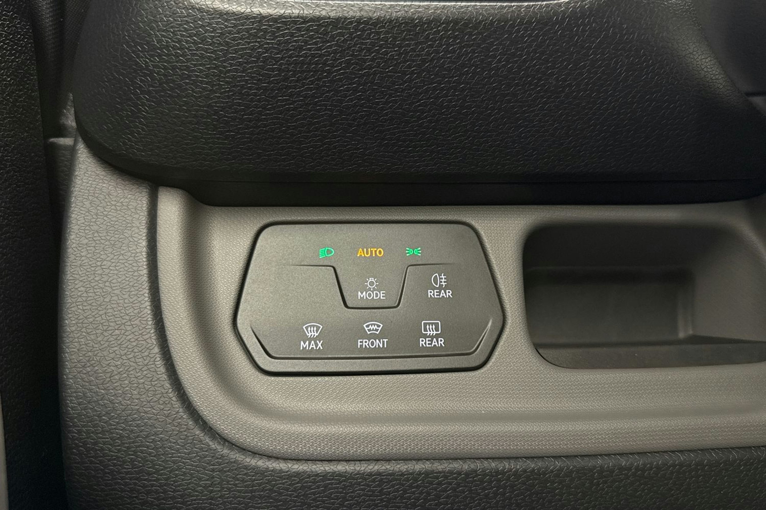 met. sininen Volkswagen ID. Buzz 2026 kuva 19.