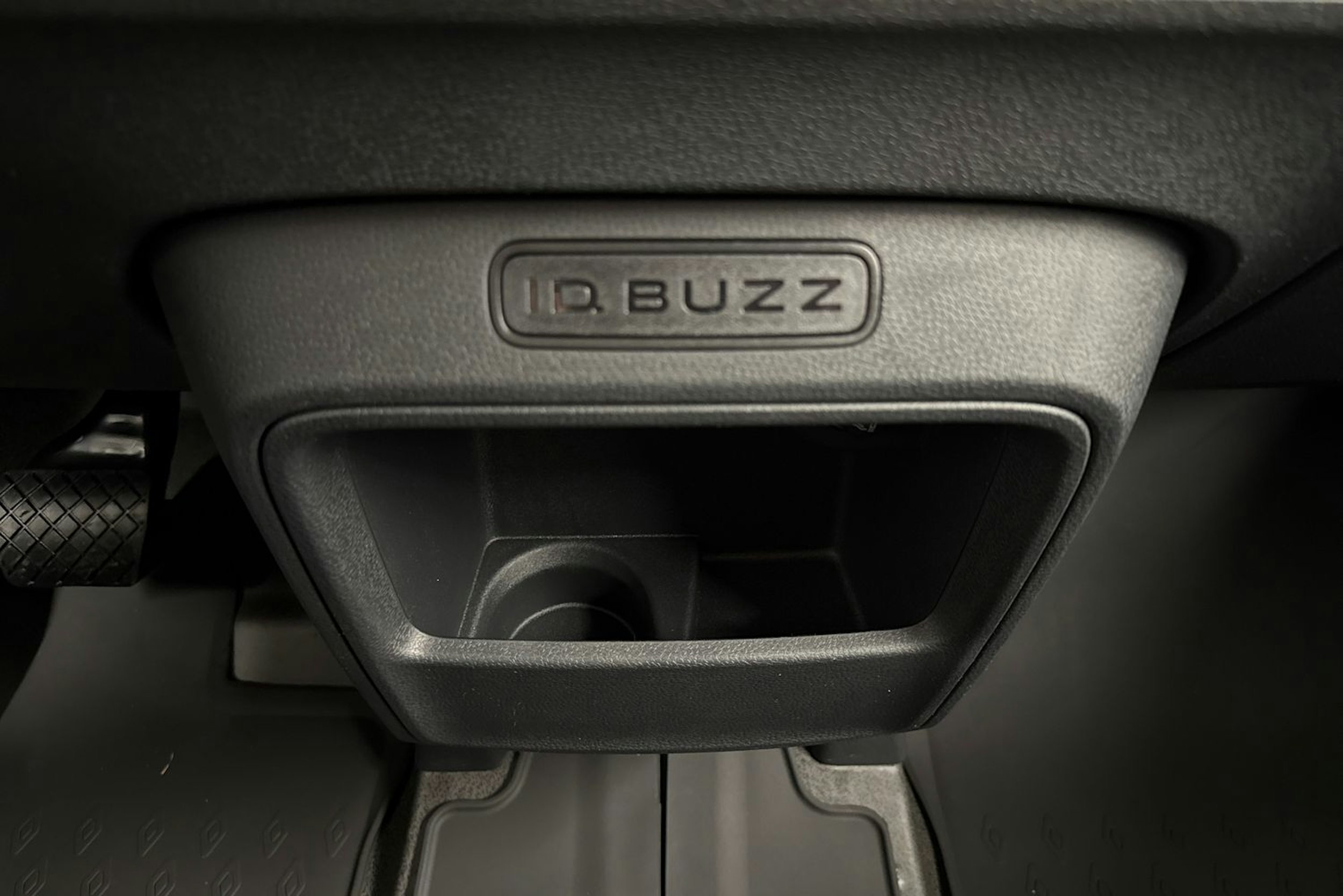 met. sininen Volkswagen ID. Buzz 2026 kuva 28.