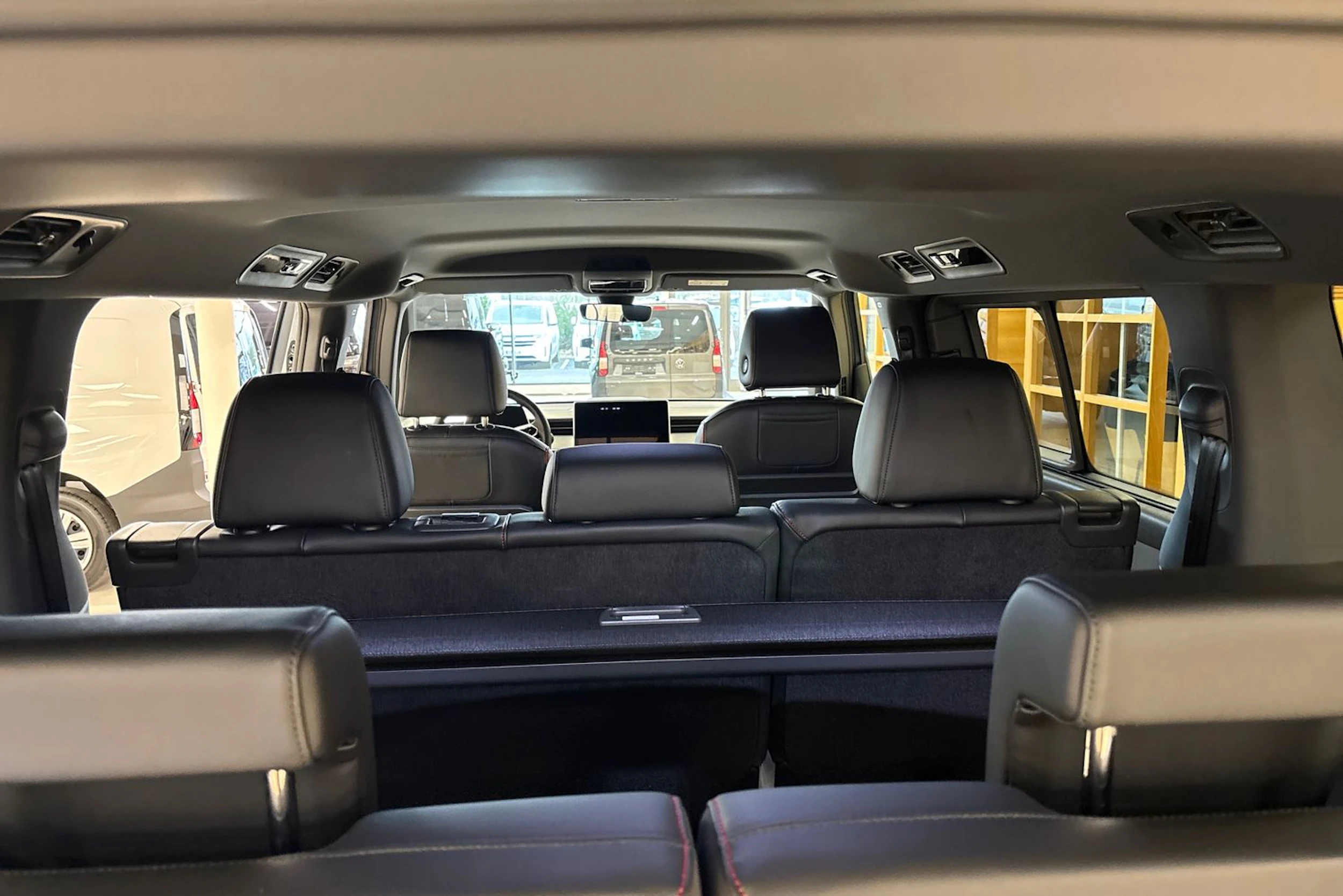 harmaa Volkswagen ID. Buzz 2026 kuva 14.