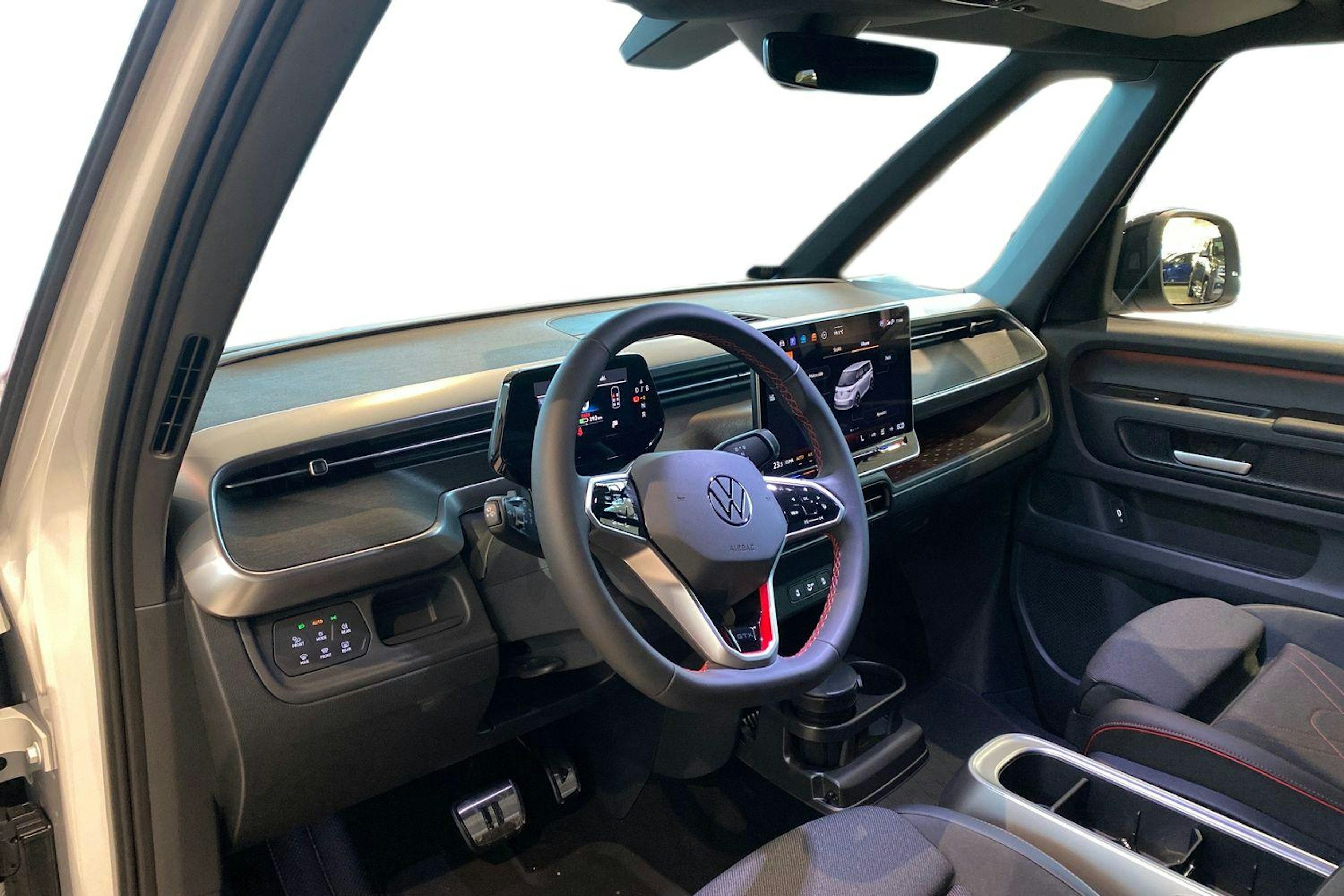 valkoinen Volkswagen ID. Buzz 2026 kuva 8.