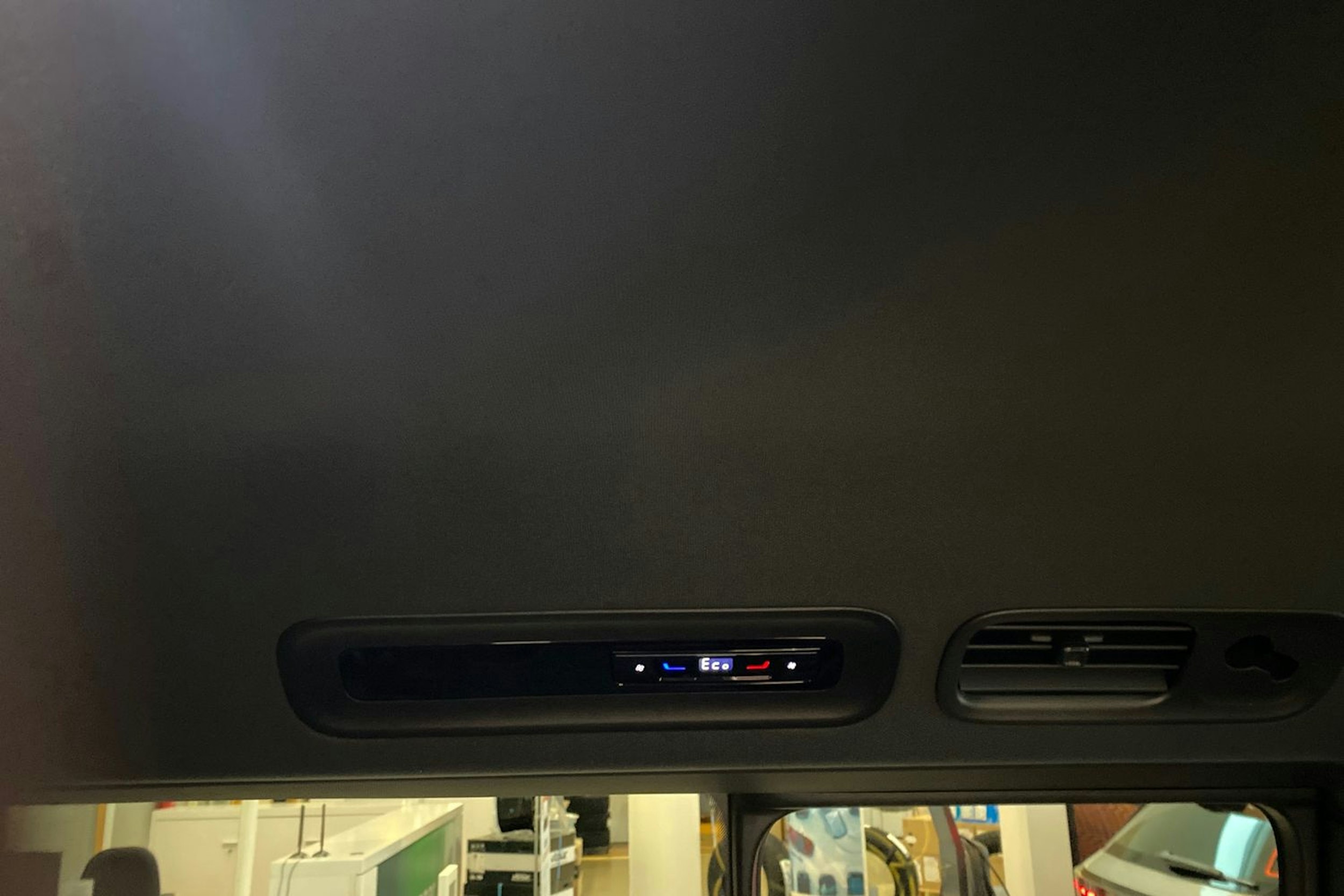 valkoinen Volkswagen ID. Buzz 2026 kuva 16.