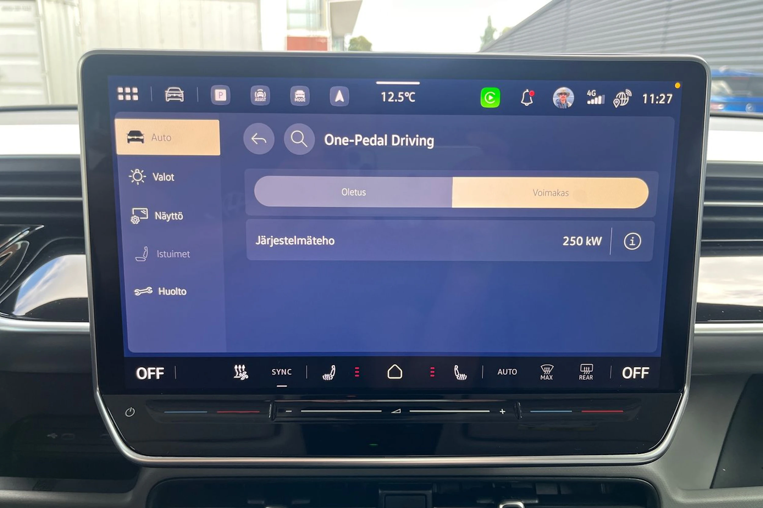 musta Volkswagen ID. Buzz 2027 kuva 22.