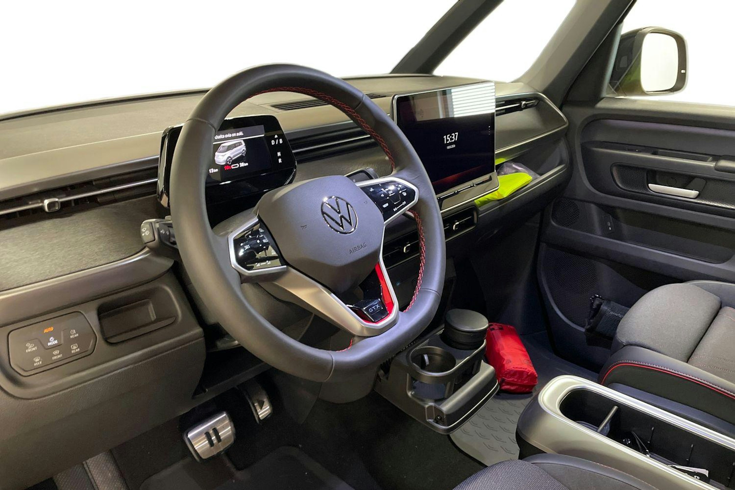 punainen Volkswagen ID. Buzz 2026 kuva 6.