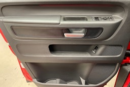 punainen Volkswagen ID. Buzz 2026 kuva 14.