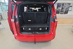 punainen Volkswagen ID. Buzz 2026 kuva 12.