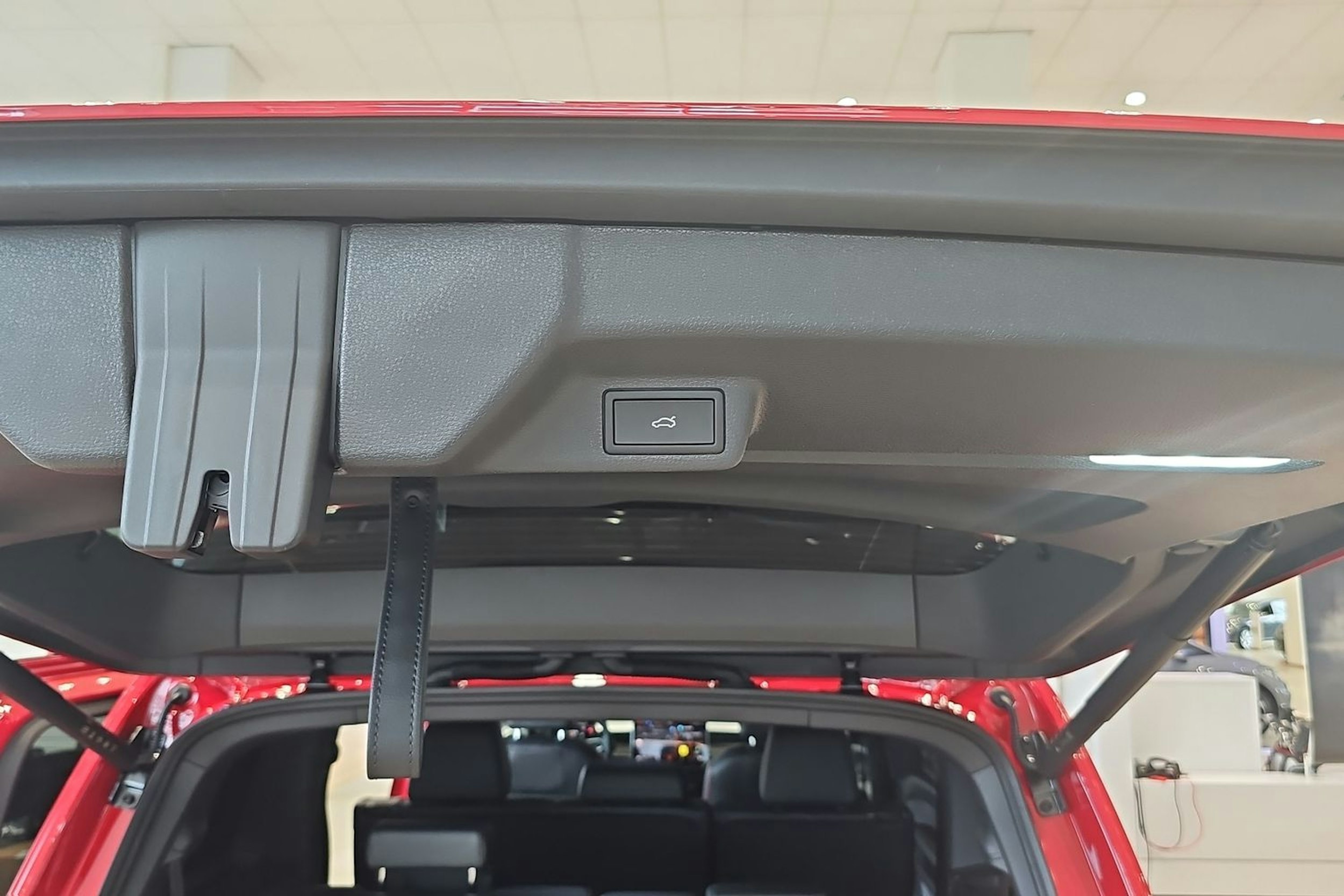 punainen Volkswagen ID. Buzz 2026 kuva 13.