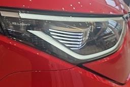 punainen Volkswagen ID. Buzz 2026 kuva 14.