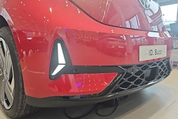 punainen Volkswagen ID. Buzz 2026 kuva 15.