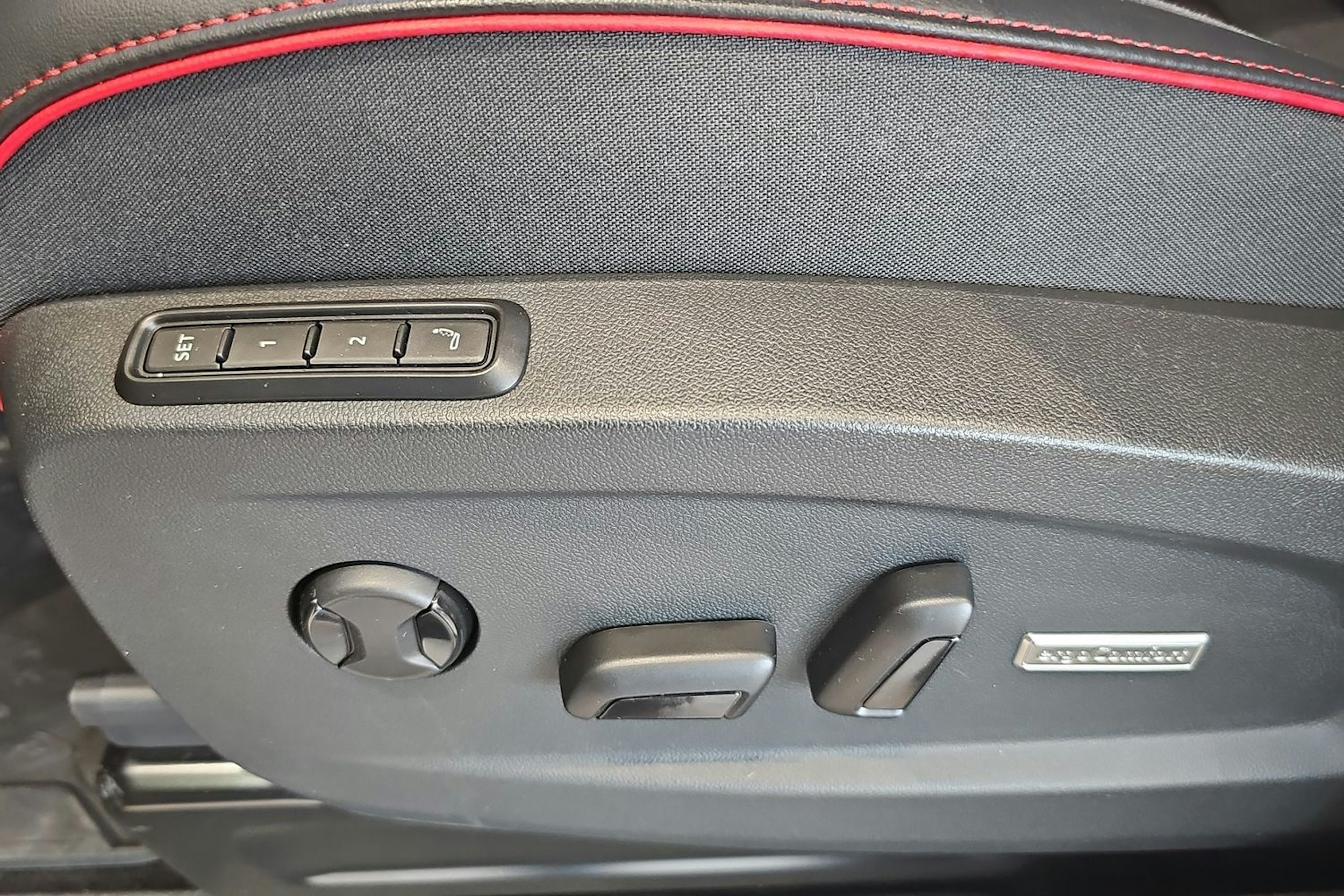 punainen Volkswagen ID. Buzz 2026 kuva 17.