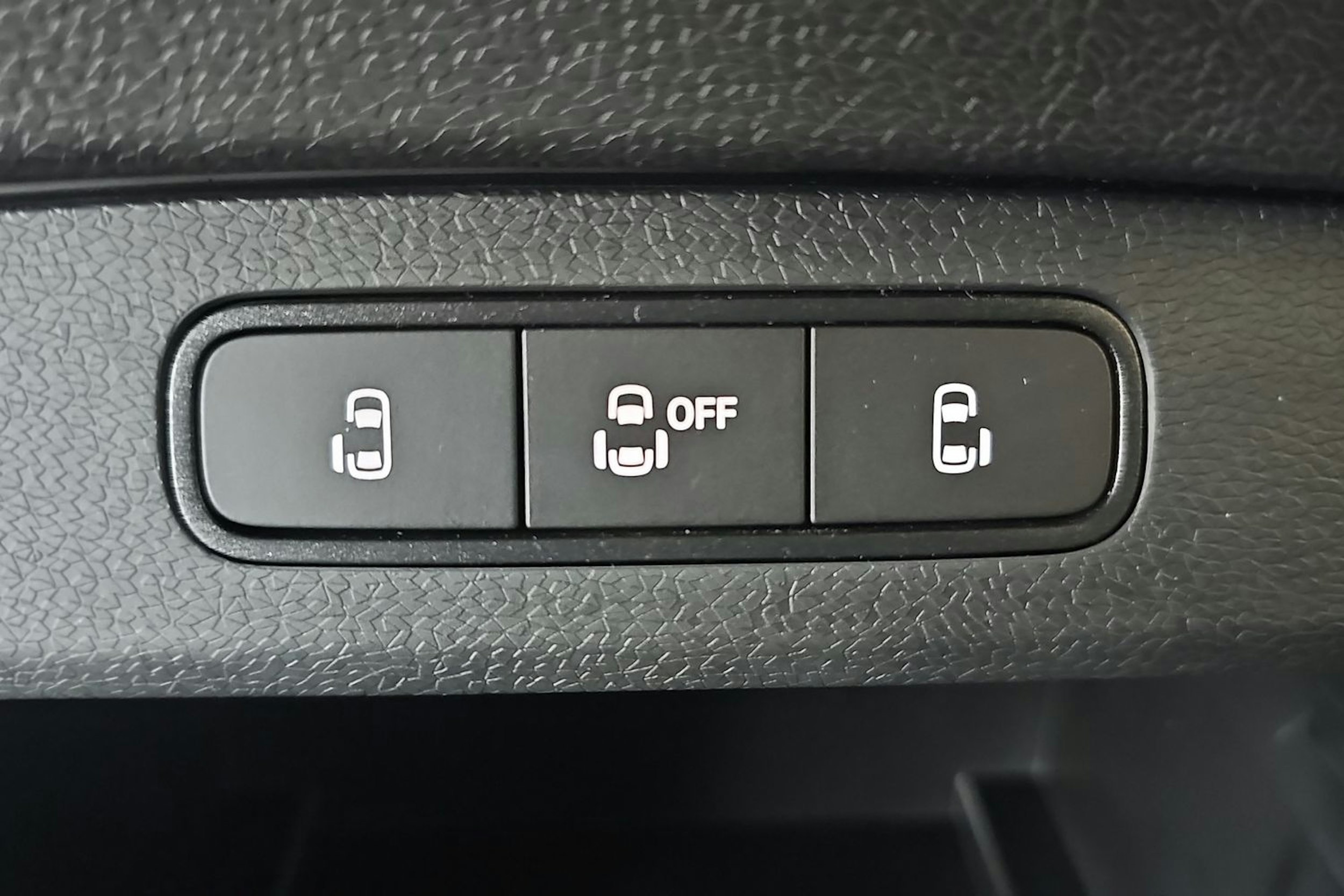 punainen Volkswagen ID. Buzz 2026 kuva 20.