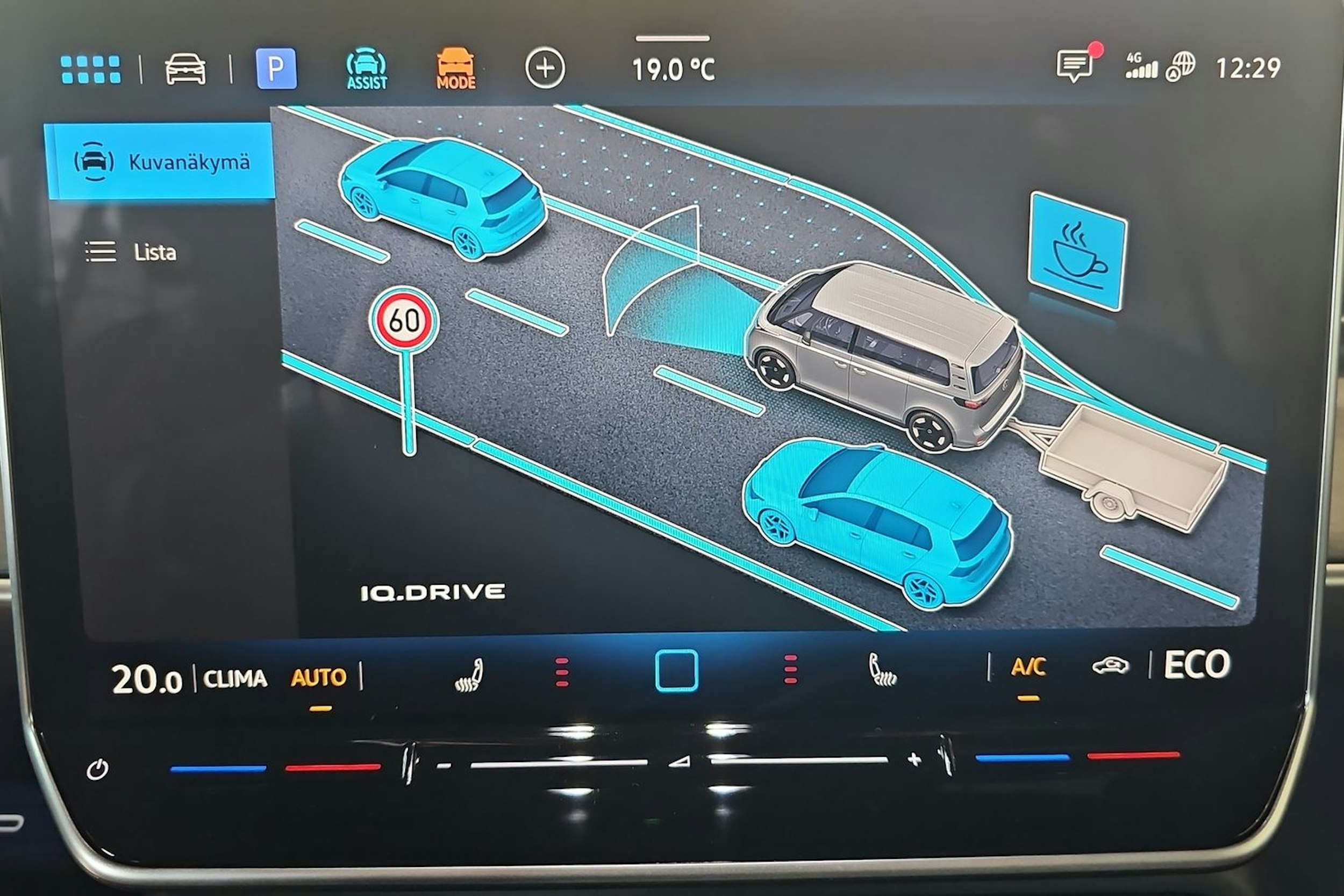 punainen Volkswagen ID. Buzz 2026 kuva 23.