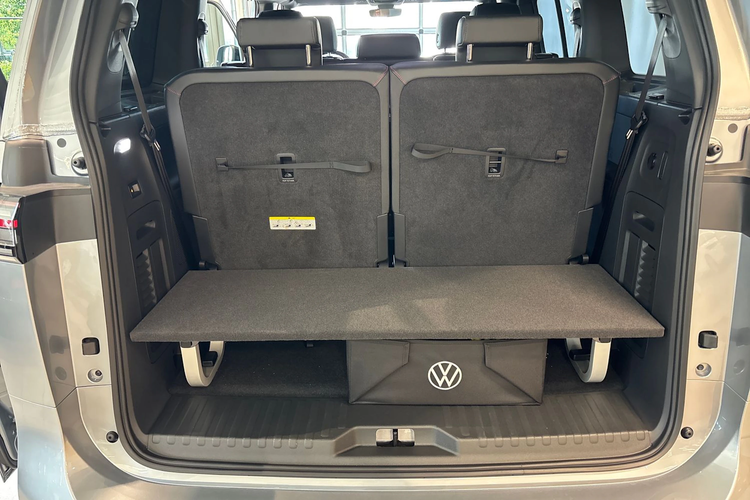 harmaa Volkswagen ID. Buzz 2026 kuva 13.