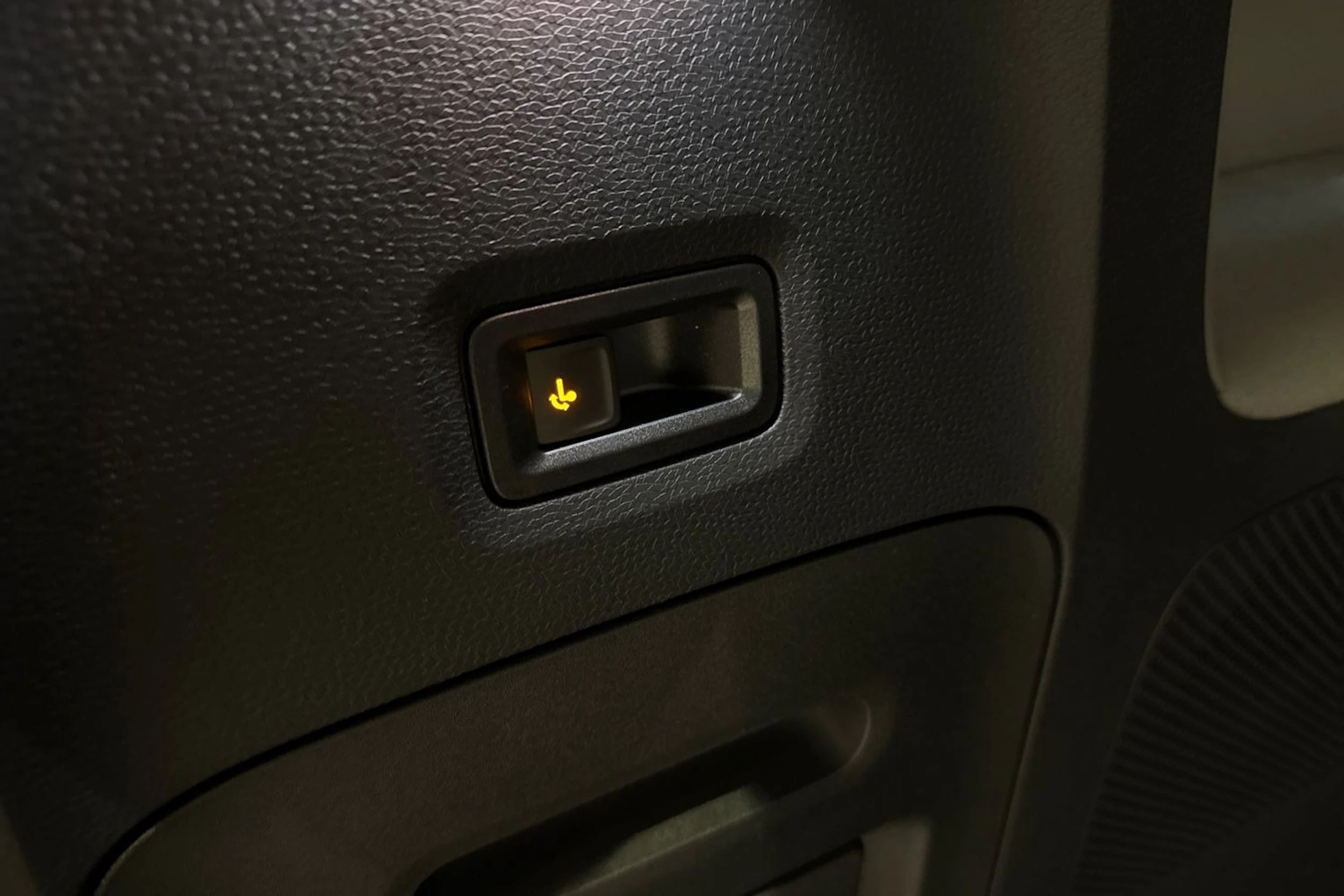 met. harmaa Volkswagen ID. Buzz 2026 kuva 14.