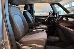 met. harmaa Volkswagen ID. Buzz 2026 kuva 18.