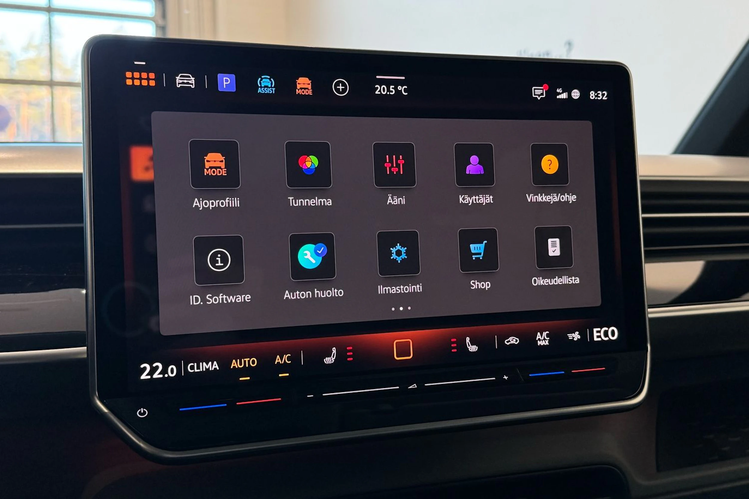 met. harmaa Volkswagen ID. Buzz 2026 kuva 22.