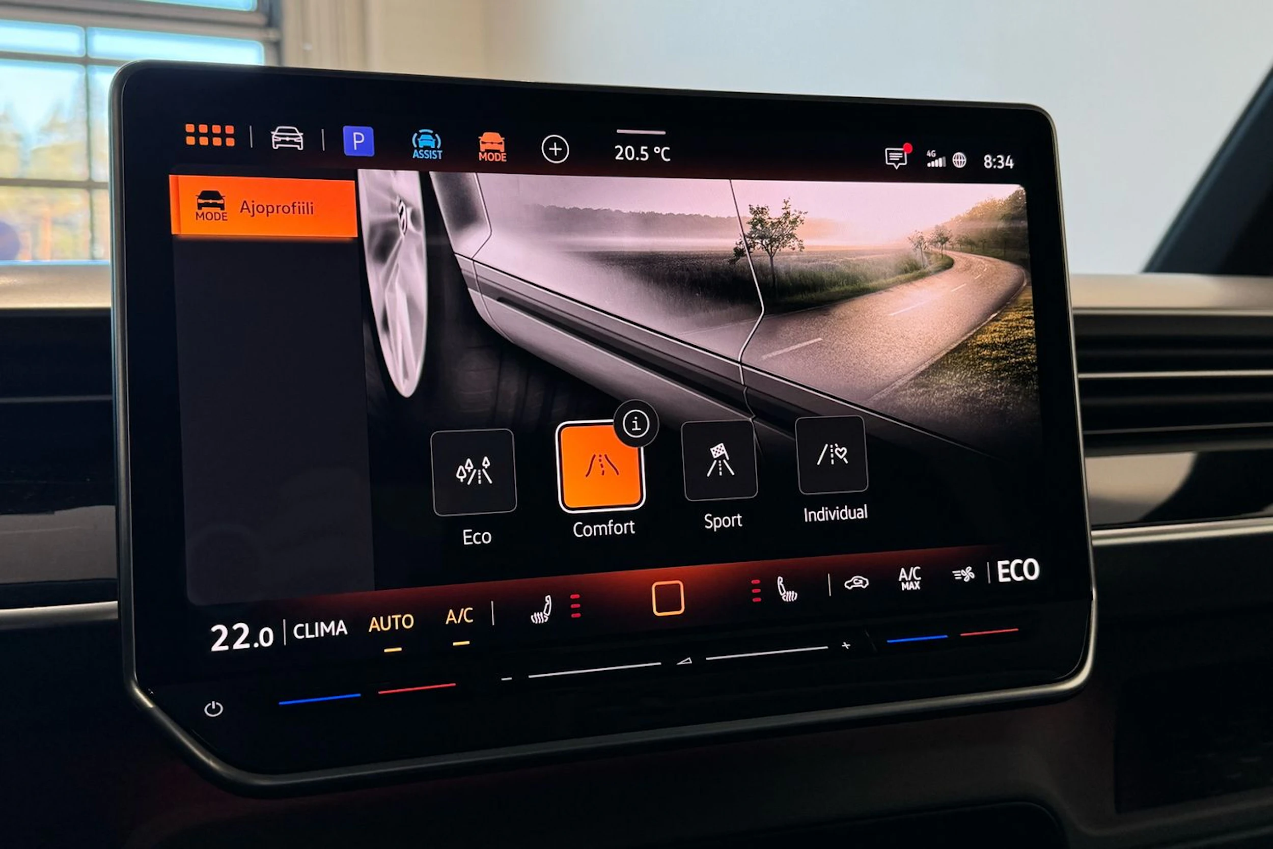 met. harmaa Volkswagen ID. Buzz 2026 kuva 28.