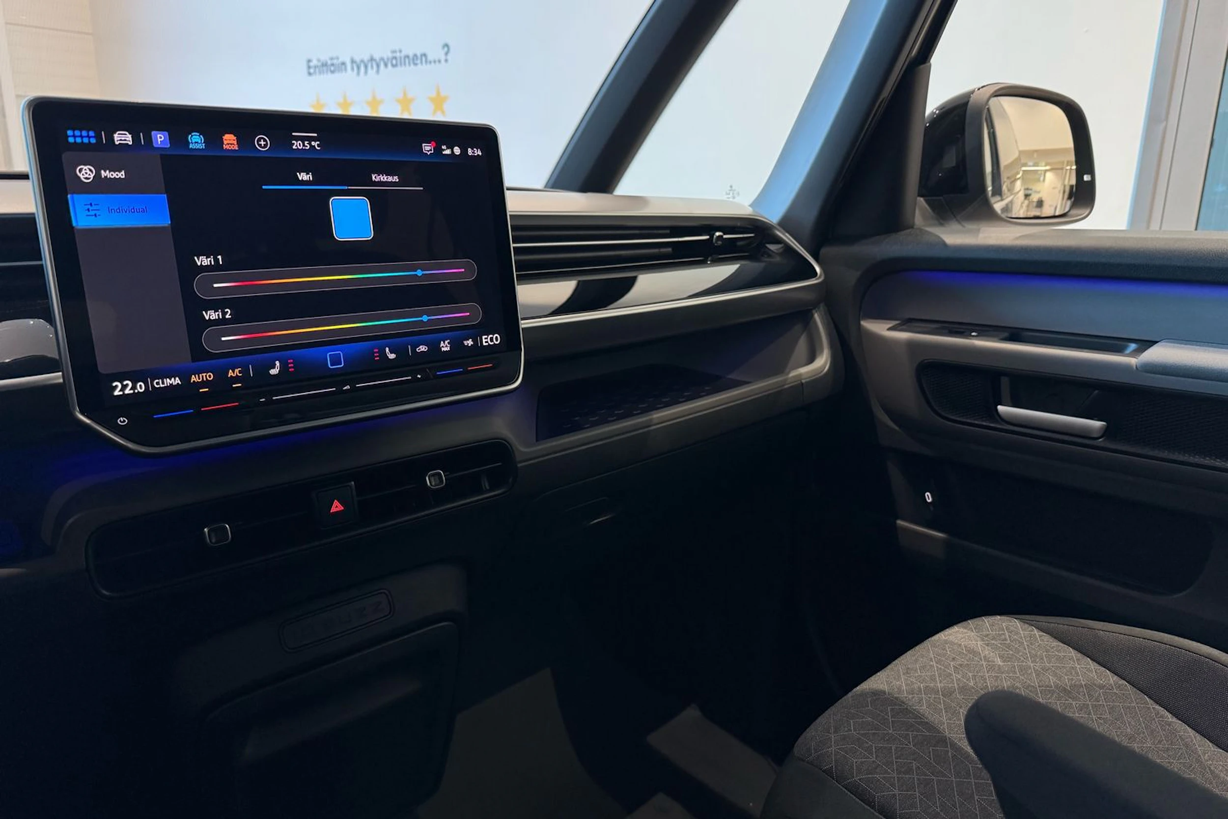 met. harmaa Volkswagen ID. Buzz 2026 kuva 30.