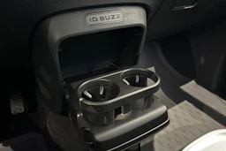 met. harmaa Volkswagen ID. Buzz 2026 kuva 31.