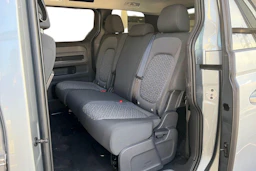 Harmaa Volkswagen ID. Buzz 2026 kuva 11.