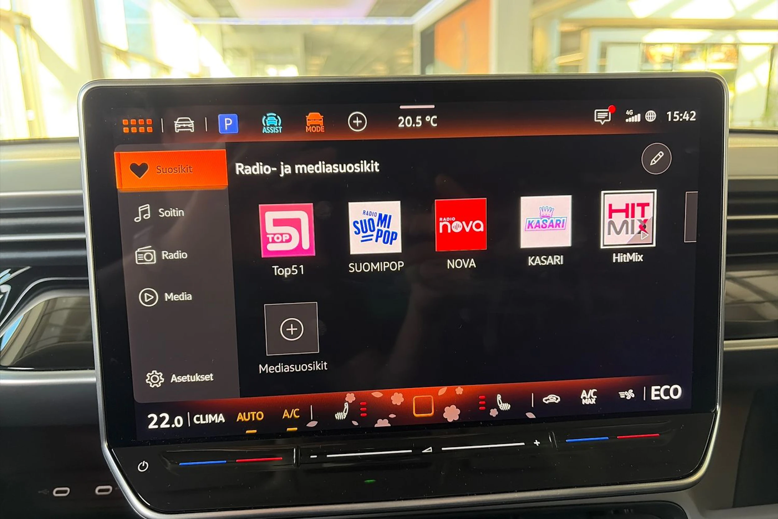 Harmaa Volkswagen ID. Buzz 2026 kuva 23.