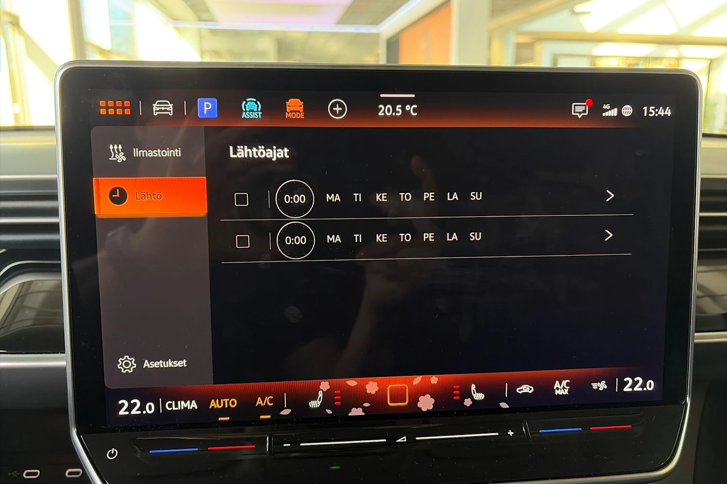 Harmaa Volkswagen ID. Buzz 2026 kuva 30.