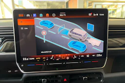 Harmaa Volkswagen ID. Buzz 2026 kuva 31.