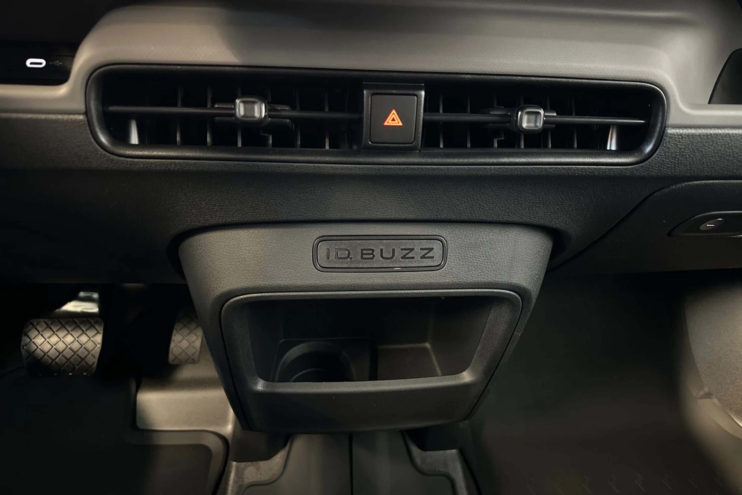 sininen Volkswagen ID. Buzz 2026 kuva 25.