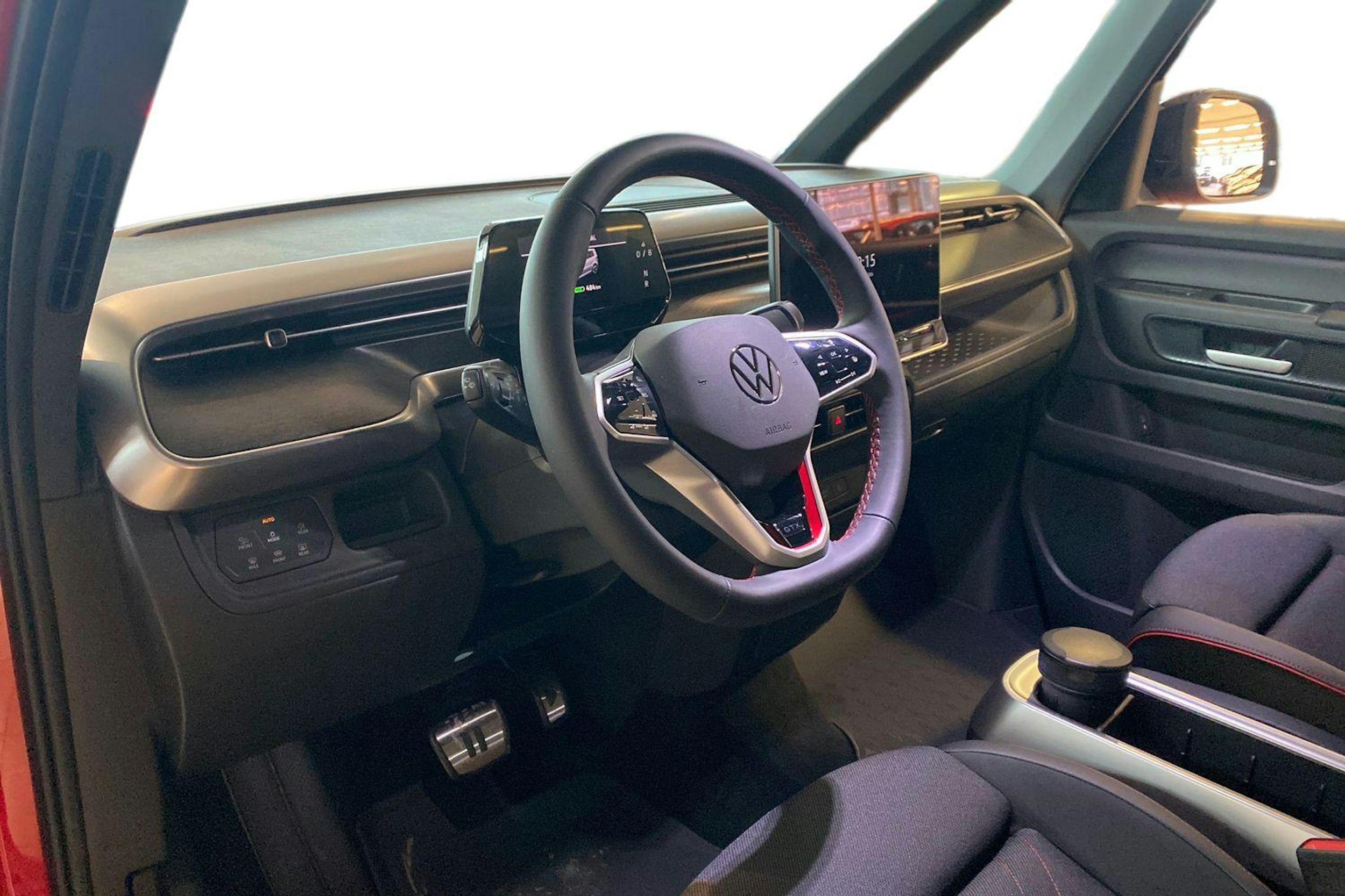 punainen Volkswagen ID. Buzz 2026 kuva 8.