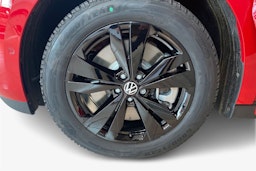 punainen Volkswagen ID. Buzz 2026 kuva 12.