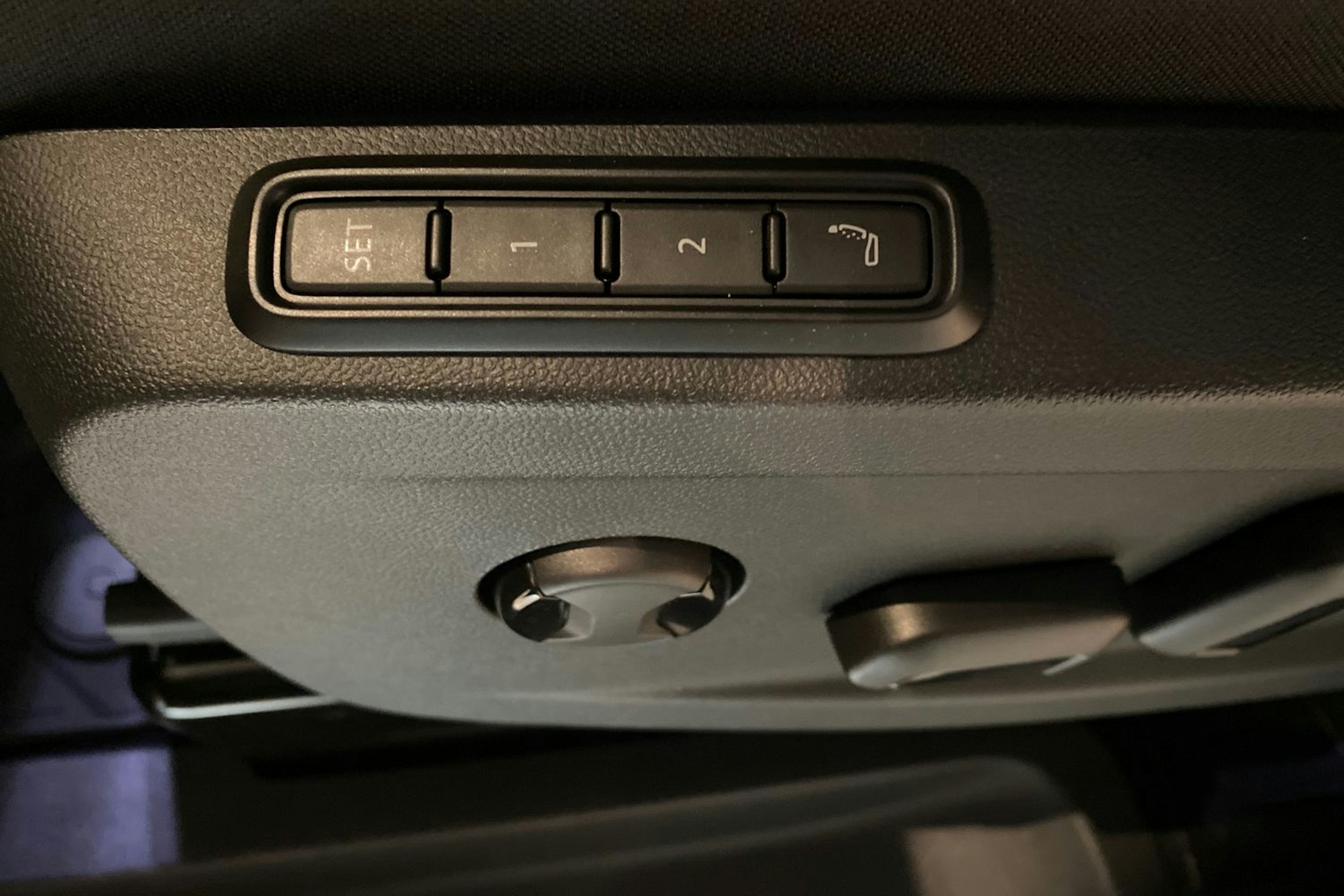 punainen Volkswagen ID. Buzz 2026 kuva 13.