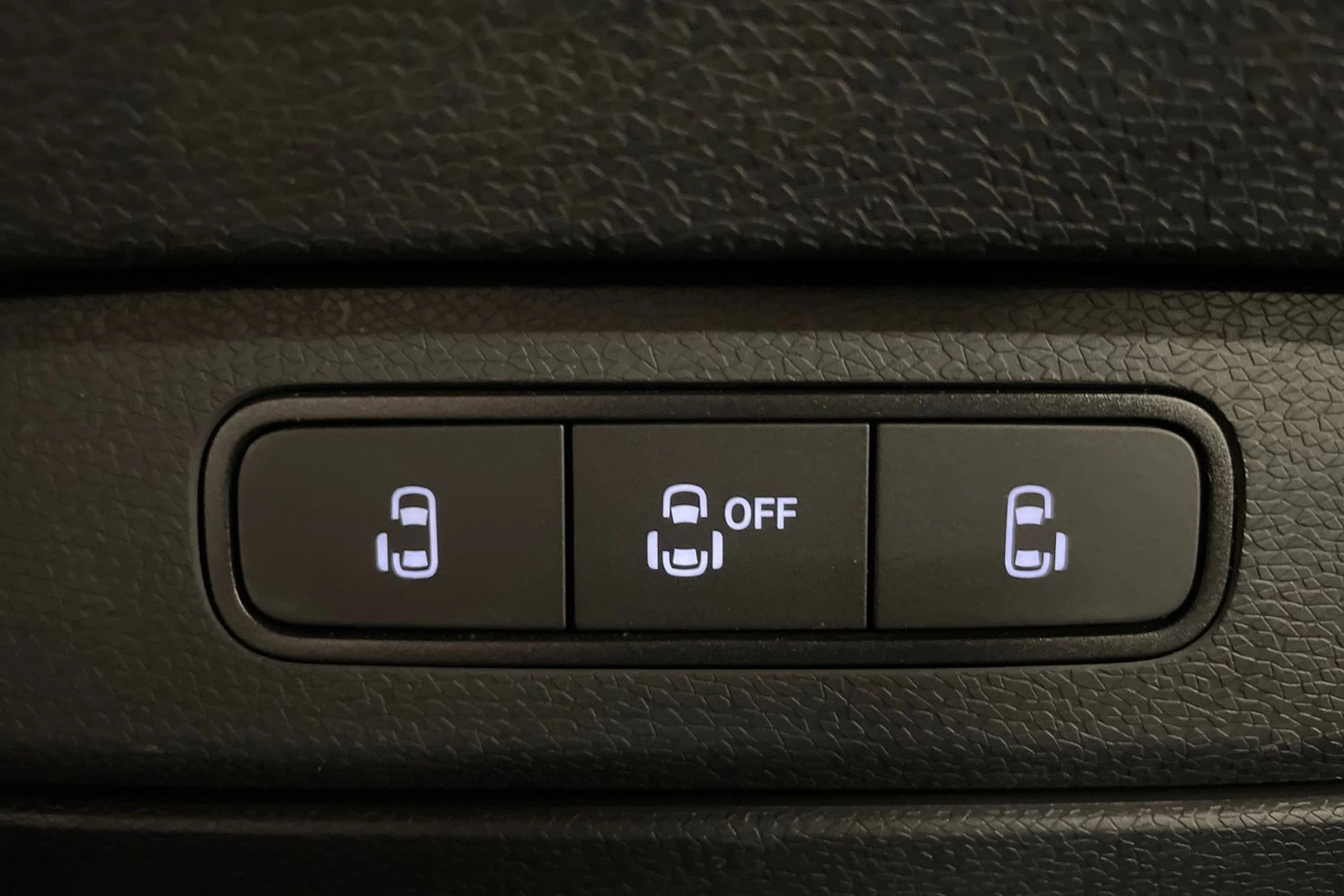 punainen Volkswagen ID. Buzz 2026 kuva 18.