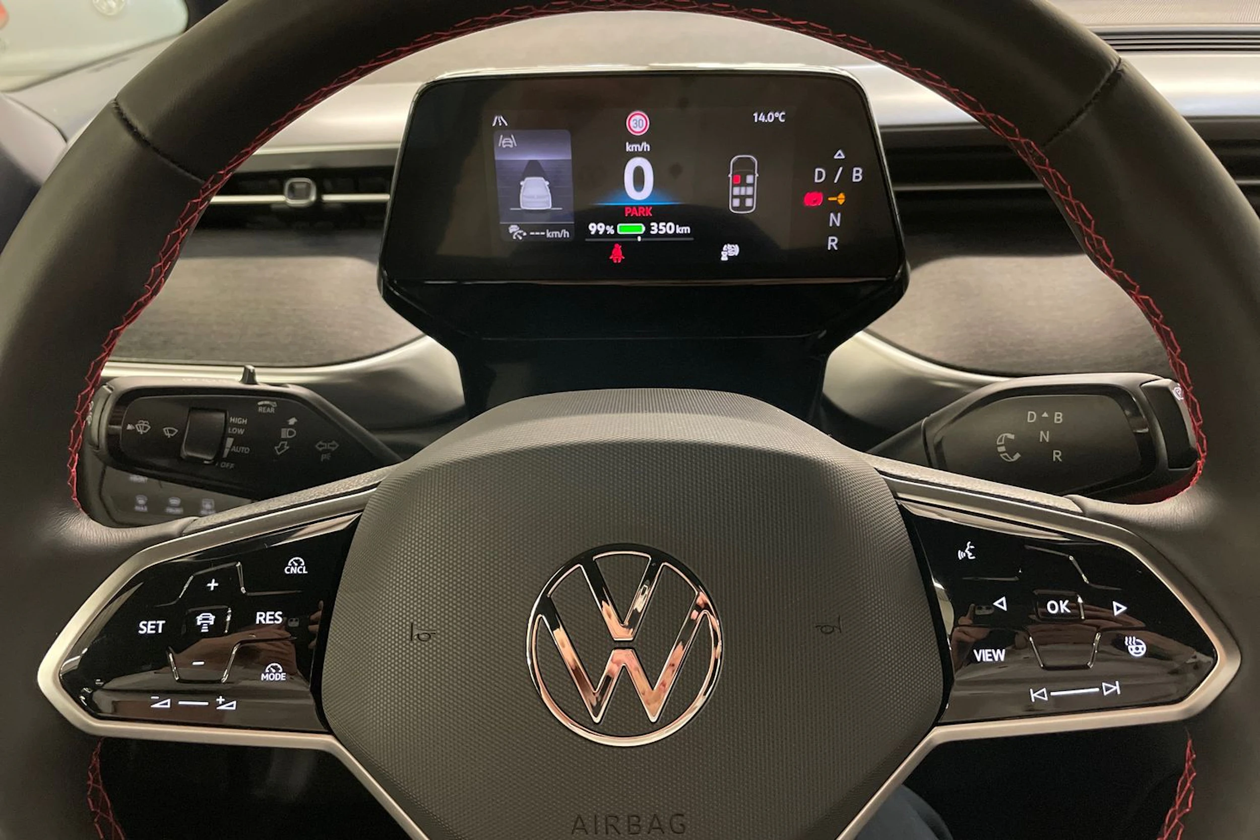 punainen Volkswagen ID. Buzz 2026 kuva 19.