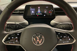 punainen Volkswagen ID. Buzz 2026 kuva 19.