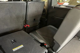 punainen Volkswagen ID. Buzz 2026 kuva 22.