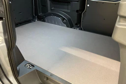 met. harmaa Volkswagen ID. Buzz Cargo 2026 kuva 8.