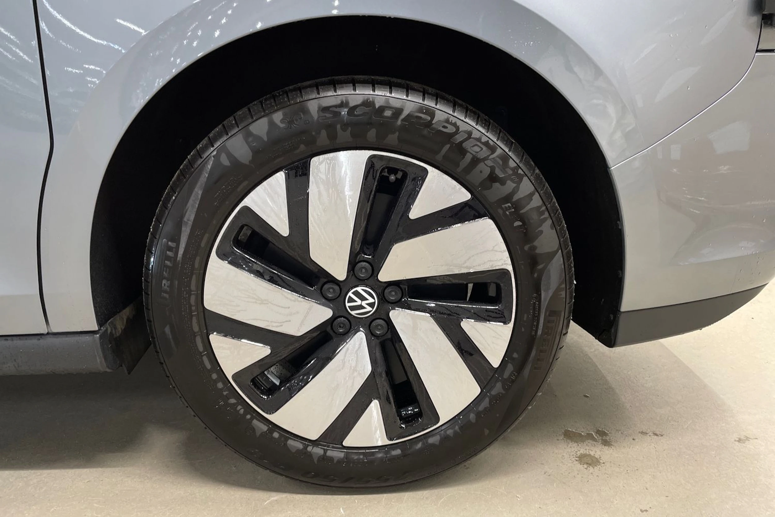 met. harmaa Volkswagen ID. Buzz Cargo 2026 kuva 10.