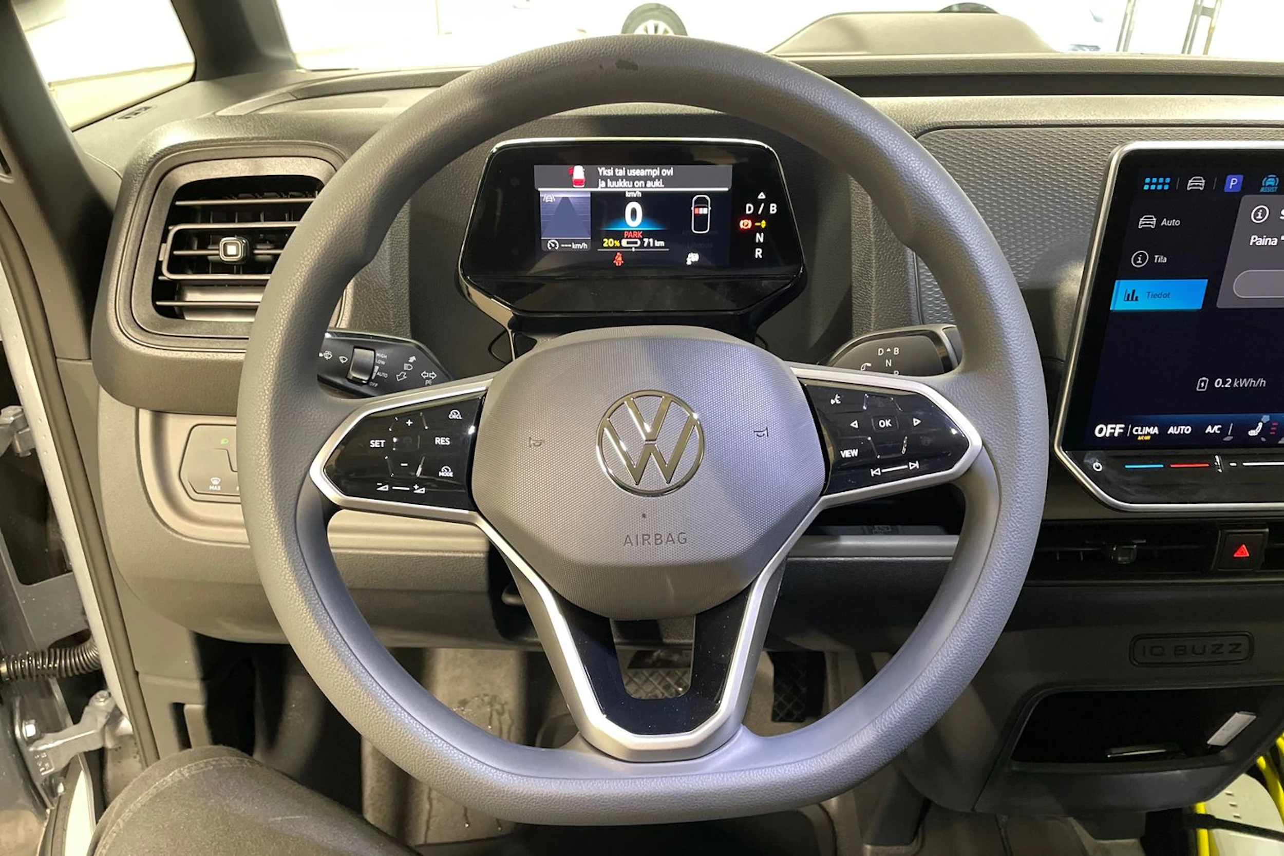 met. harmaa Volkswagen ID. Buzz Cargo 2026 kuva 15.