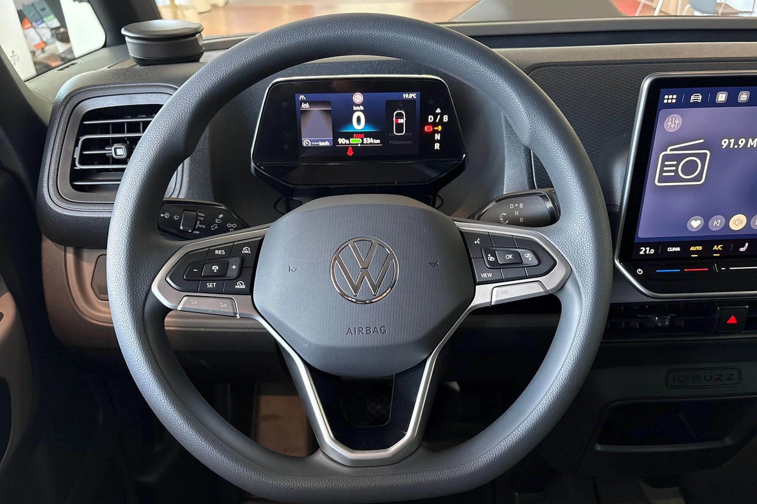 valkoinen Volkswagen ID. Buzz 2026 kuva 14.